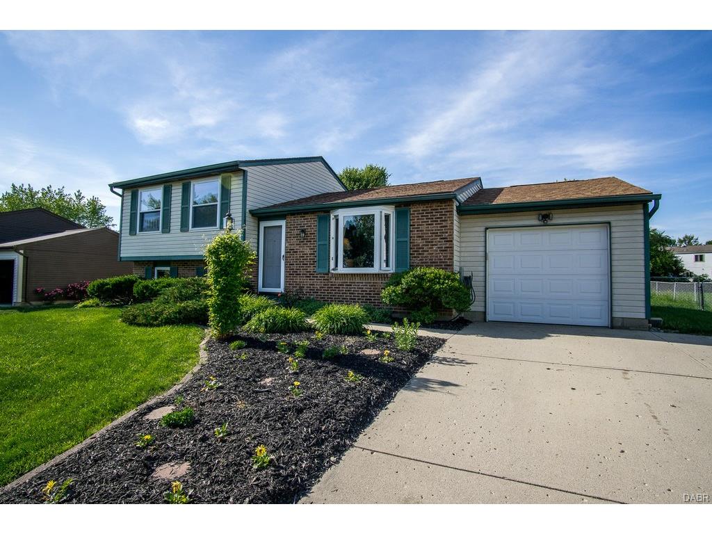 5881 Mount Royal Drive,Clayton,Ohio 45315,3 Bedrooms Bedrooms,7 Rooms Rooms,1 BathroomBathrooms,Single family,Mount Royal Drive,737058