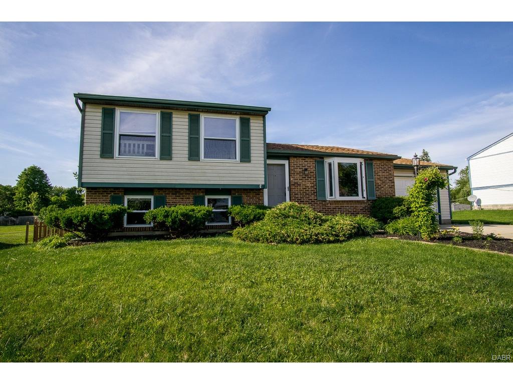 5881 Mount Royal Drive,Clayton,Ohio 45315,3 Bedrooms Bedrooms,7 Rooms Rooms,1 BathroomBathrooms,Single family,Mount Royal Drive,737058