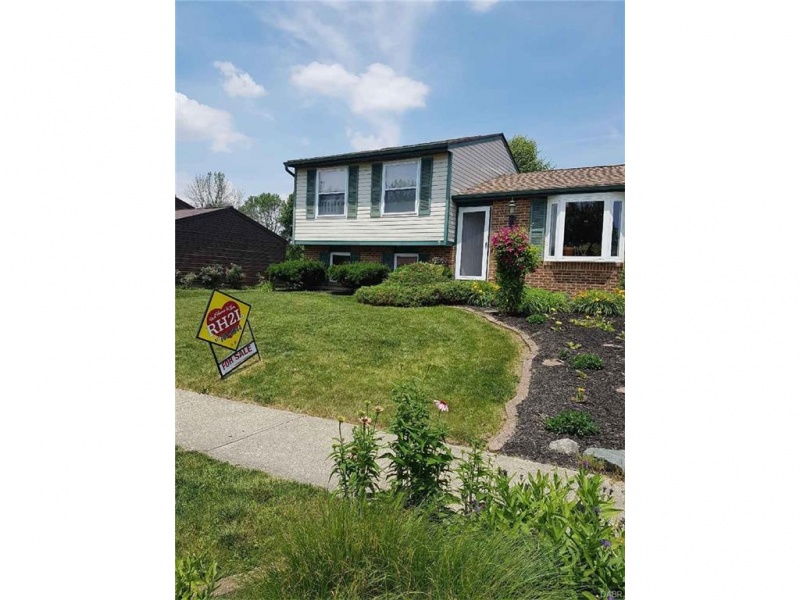 5881 Mount Royal Drive,Clayton,Ohio 45315,3 Bedrooms Bedrooms,7 Rooms Rooms,1 BathroomBathrooms,Single family,Mount Royal Drive,737058