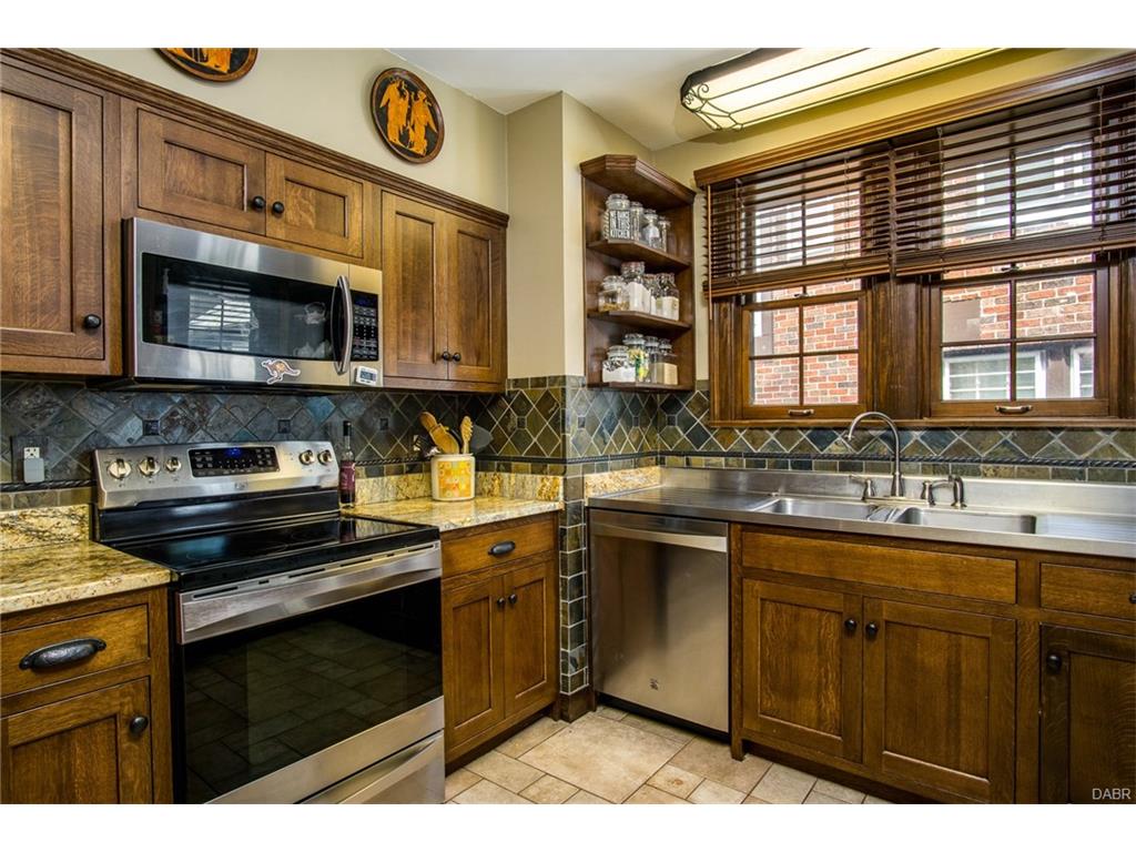 226 Belmonte Park,Dayton,Ohio 45405,4 Bedrooms Bedrooms,11 Rooms Rooms,3 BathroomsBathrooms,Single family,Belmonte Park,2,744055