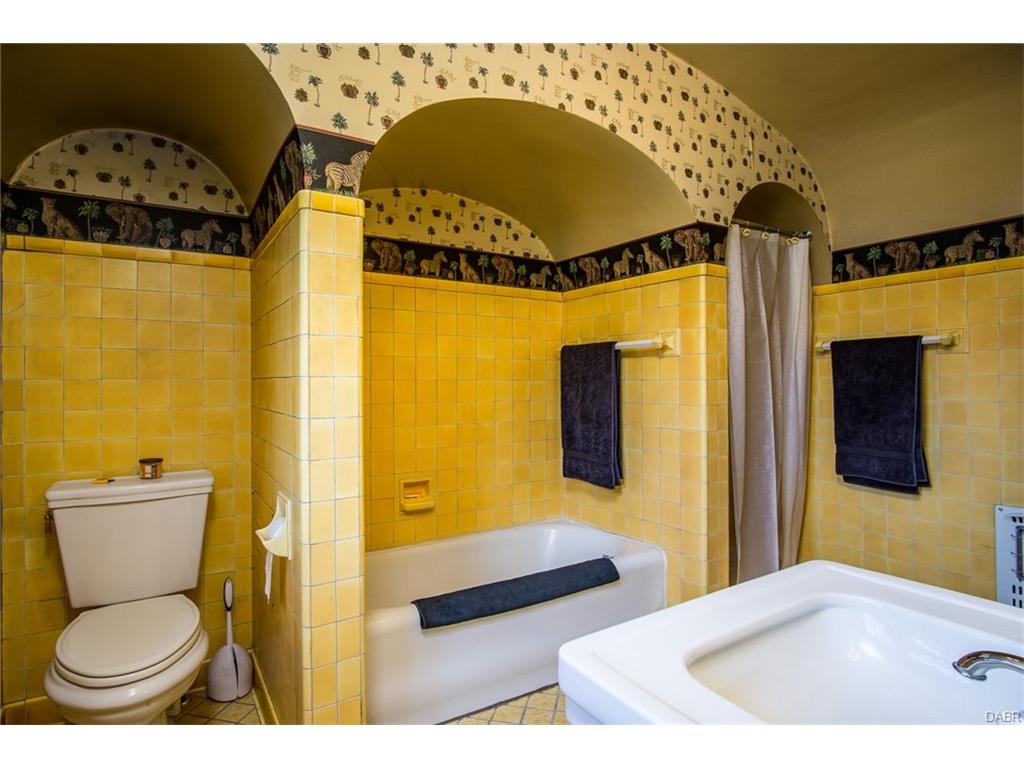 226 Belmonte Park,Dayton,Ohio 45405,4 Bedrooms Bedrooms,11 Rooms Rooms,3 BathroomsBathrooms,Single family,Belmonte Park,2,744055