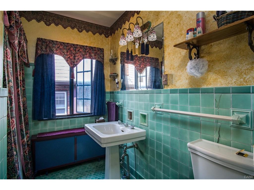 226 Belmonte Park,Dayton,Ohio 45405,4 Bedrooms Bedrooms,11 Rooms Rooms,3 BathroomsBathrooms,Single family,Belmonte Park,2,744055