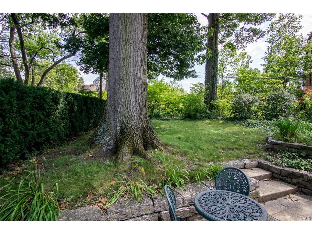 226 Belmonte Park,Dayton,Ohio 45405,4 Bedrooms Bedrooms,11 Rooms Rooms,3 BathroomsBathrooms,Single family,Belmonte Park,2,744055