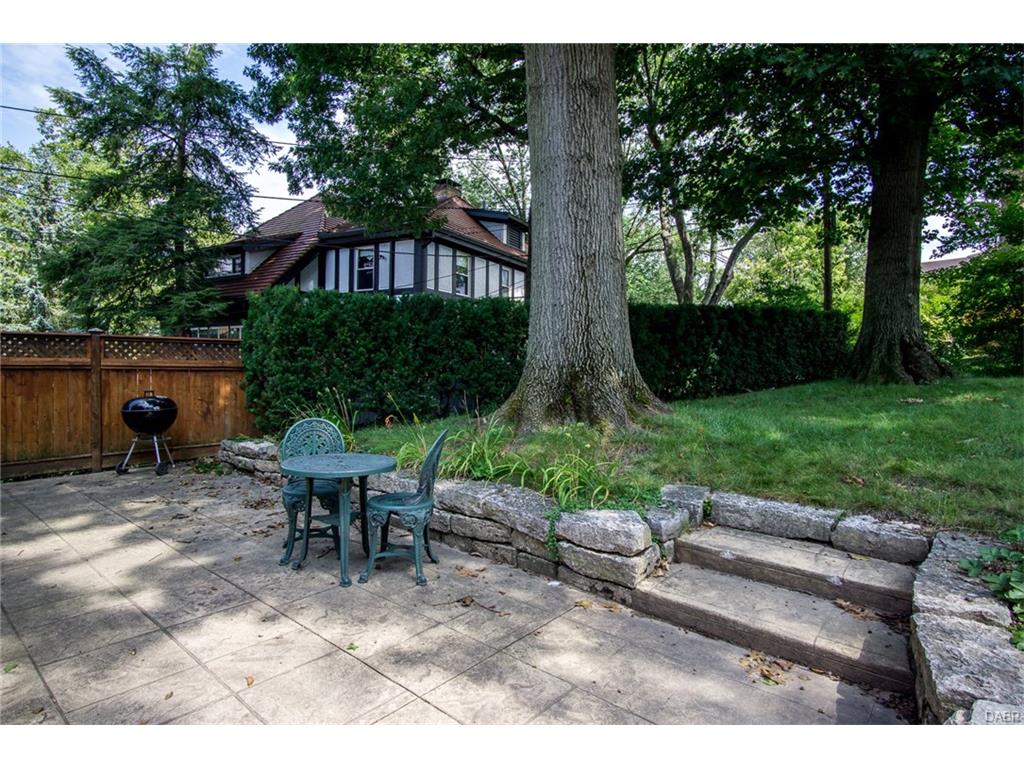 226 Belmonte Park,Dayton,Ohio 45405,4 Bedrooms Bedrooms,11 Rooms Rooms,3 BathroomsBathrooms,Single family,Belmonte Park,2,744055
