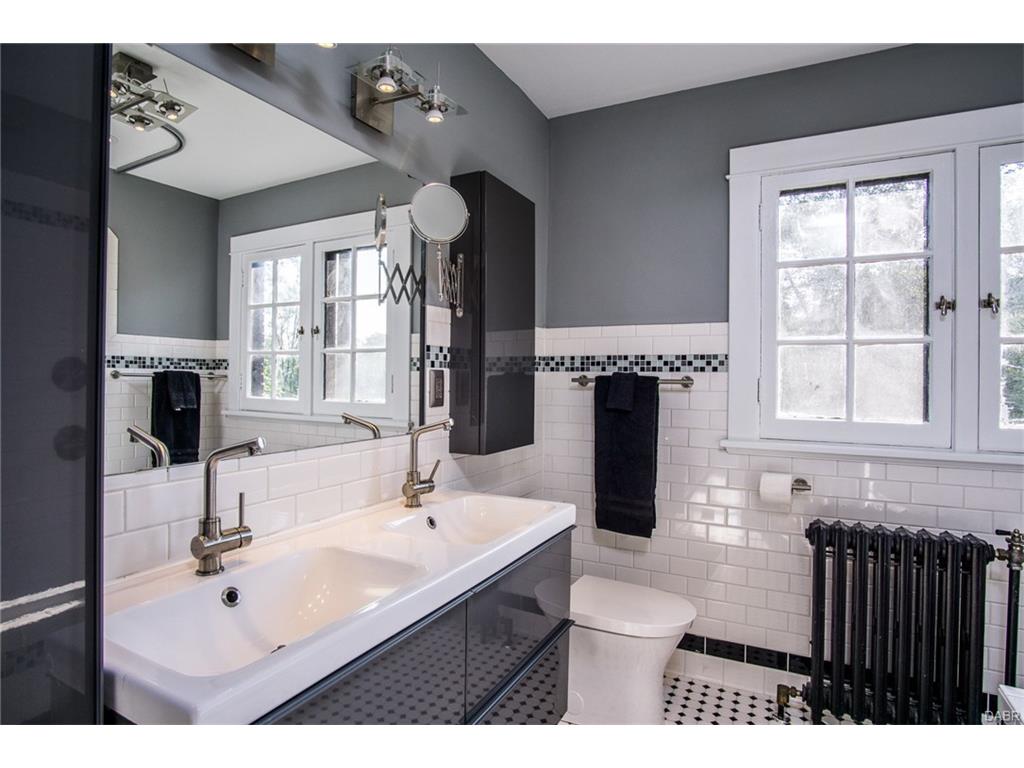 1376 Harvard Blvd,Dayton,Ohio 45406,4 Bedrooms Bedrooms,10 Rooms Rooms,1 BathroomBathrooms,Single family,Harvard Blvd,745261