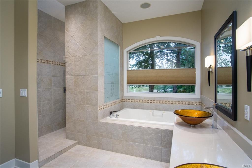 10539 Falls Creek Lane,Washington TWP,Ohio 45458,5 Bedrooms Bedrooms,15 Rooms Rooms,3 BathroomsBathrooms,Single family,Falls Creek Lane,746745