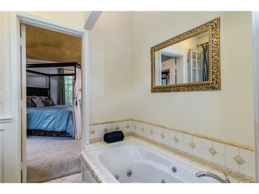 1140 Harvard Boulevard,Dayton,Ohio 45406,6 Bedrooms Bedrooms,14 Rooms Rooms,4 BathroomsBathrooms,Single family,Harvard Boulevard,746088