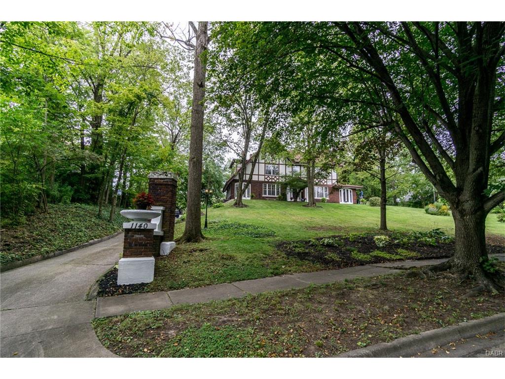 1140 Harvard Boulevard,Dayton,Ohio 45406,6 Bedrooms Bedrooms,14 Rooms Rooms,4 BathroomsBathrooms,Single family,Harvard Boulevard,746088