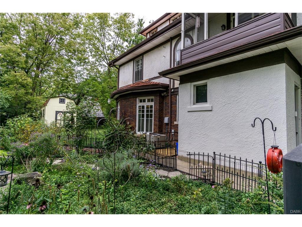 1140 Harvard Boulevard,Dayton,Ohio 45406,6 Bedrooms Bedrooms,14 Rooms Rooms,4 BathroomsBathrooms,Single family,Harvard Boulevard,746088