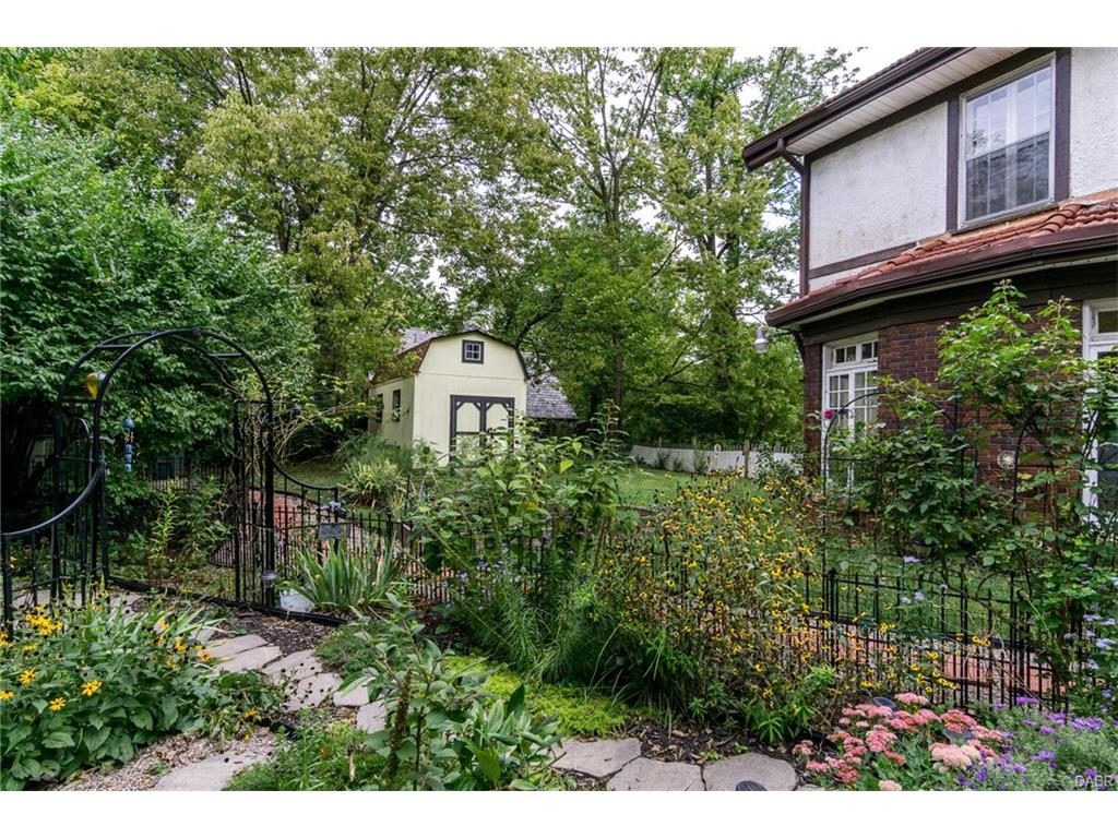 1140 Harvard Boulevard,Dayton,Ohio 45406,6 Bedrooms Bedrooms,14 Rooms Rooms,4 BathroomsBathrooms,Single family,Harvard Boulevard,746088