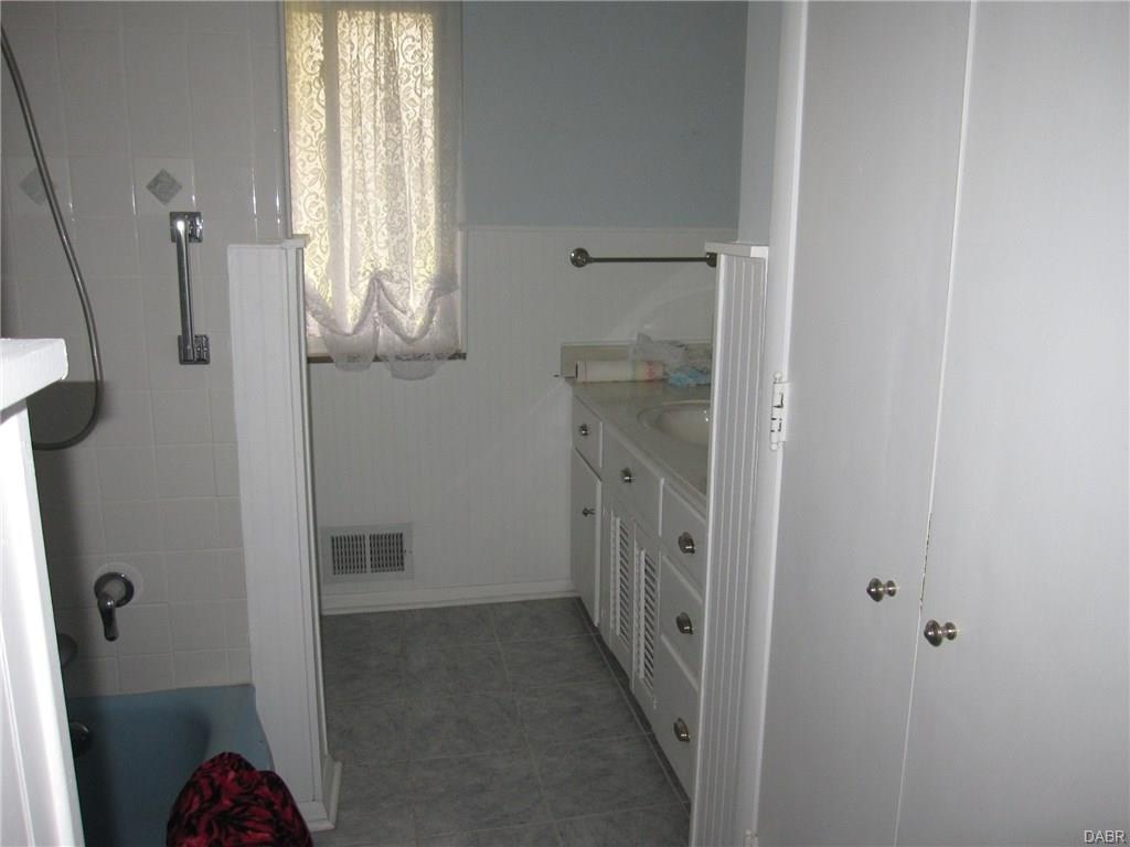 3515 Hillmont Ave,Dayton,Ohio 45414,2 Bedrooms Bedrooms,9 Rooms Rooms,1 BathroomBathrooms,Single family,Hillmont Ave,752188