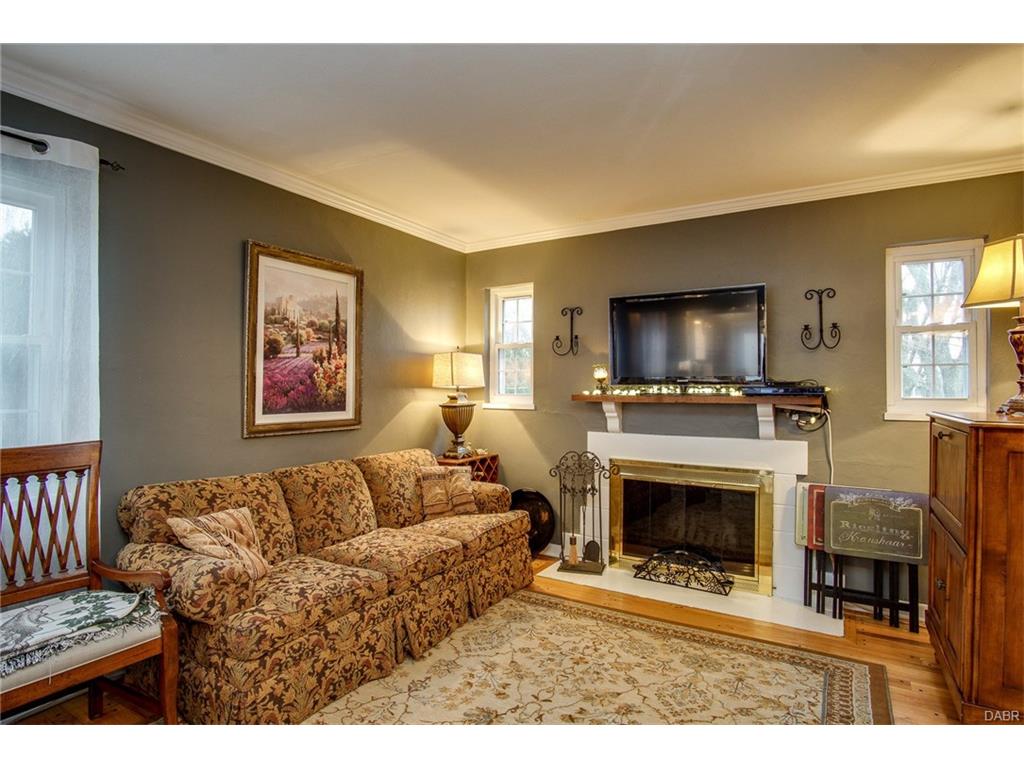 326 Dixon Ave,Oakwood,Ohio 45419,4 Bedrooms Bedrooms,10 Rooms Rooms,3 BathroomsBathrooms,Single family,Dixon Ave,755417