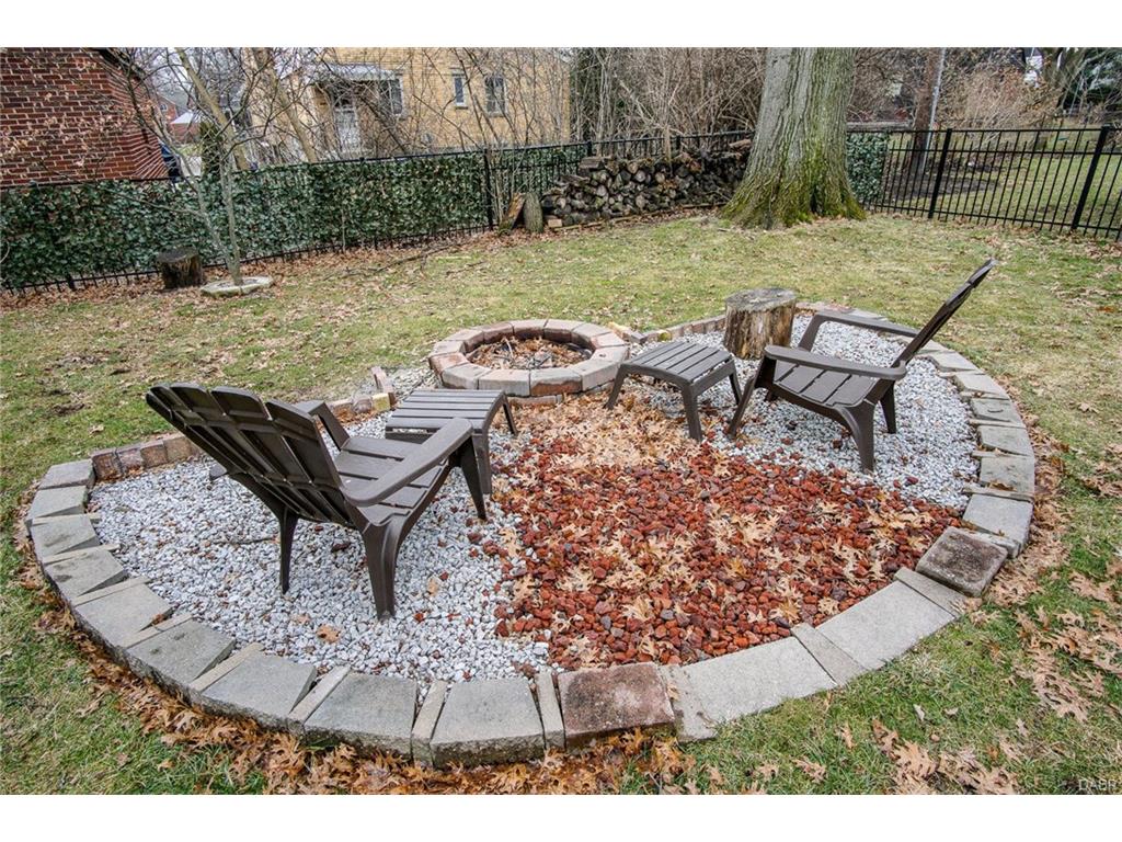 326 Dixon Ave,Oakwood,Ohio 45419,4 Bedrooms Bedrooms,10 Rooms Rooms,3 BathroomsBathrooms,Single family,Dixon Ave,755417