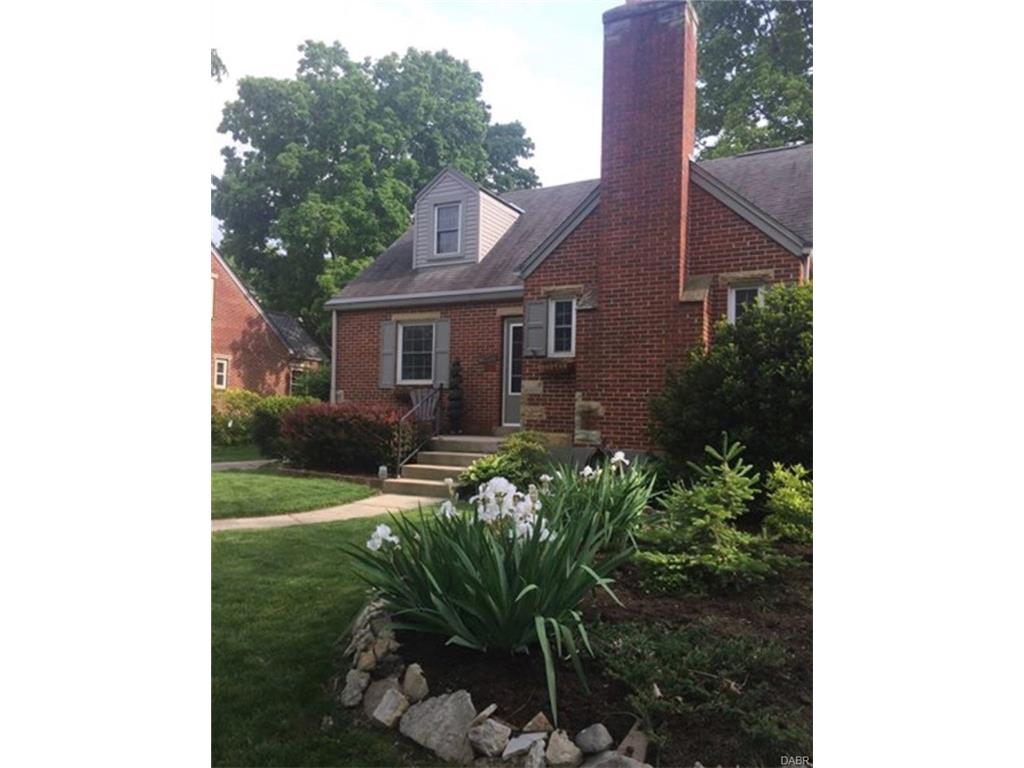 326 Dixon Ave,Oakwood,Ohio 45419,4 Bedrooms Bedrooms,10 Rooms Rooms,3 BathroomsBathrooms,Single family,Dixon Ave,755417