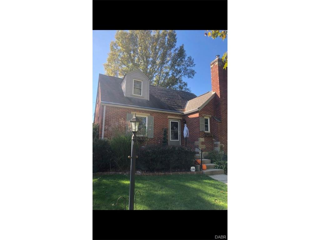 326 Dixon Ave,Oakwood,Ohio 45419,4 Bedrooms Bedrooms,10 Rooms Rooms,3 BathroomsBathrooms,Single family,Dixon Ave,755417