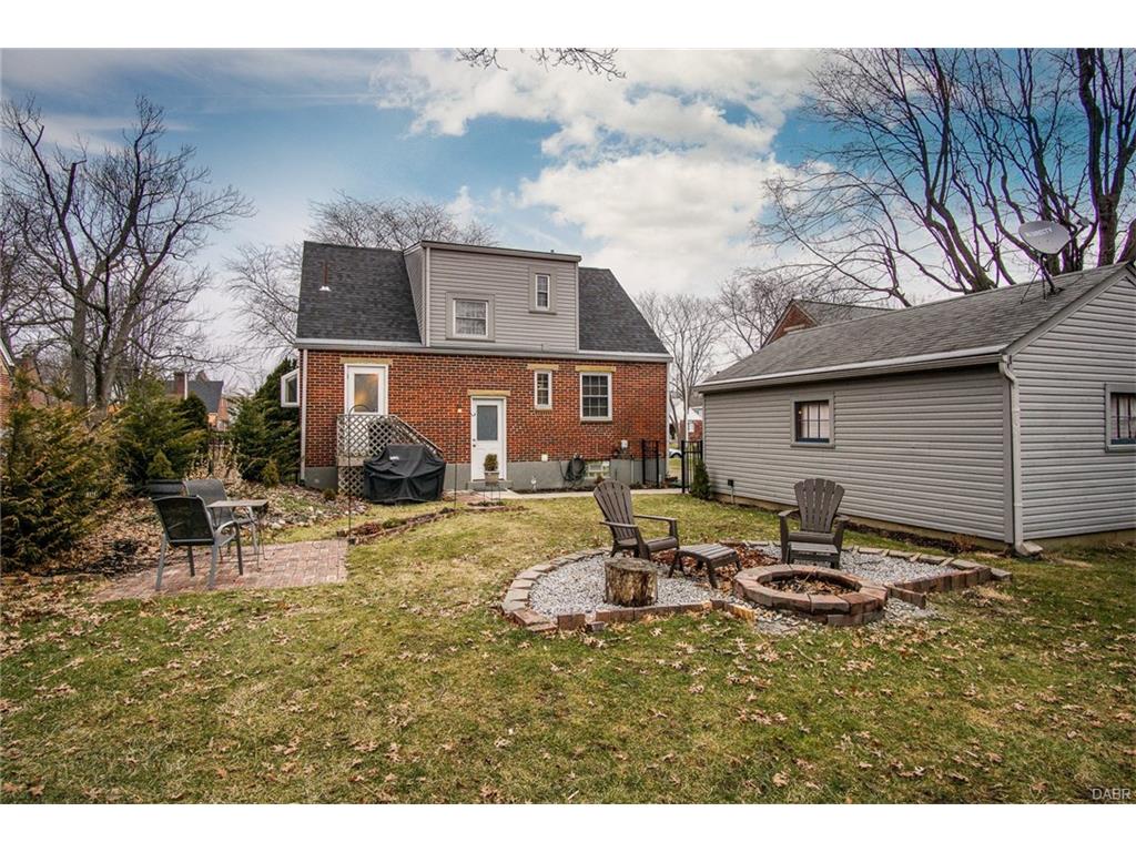 326 Dixon Ave,Oakwood,Ohio 45419,4 Bedrooms Bedrooms,10 Rooms Rooms,3 BathroomsBathrooms,Single family,Dixon Ave,755417