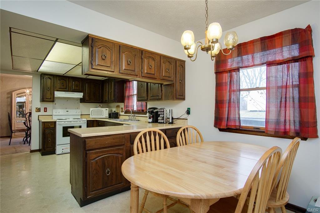4202 KINSEY,Englewood,Ohio 45322,4 Bedrooms Bedrooms,10 Rooms Rooms,2 BathroomsBathrooms,Single family,KINSEY,755940
