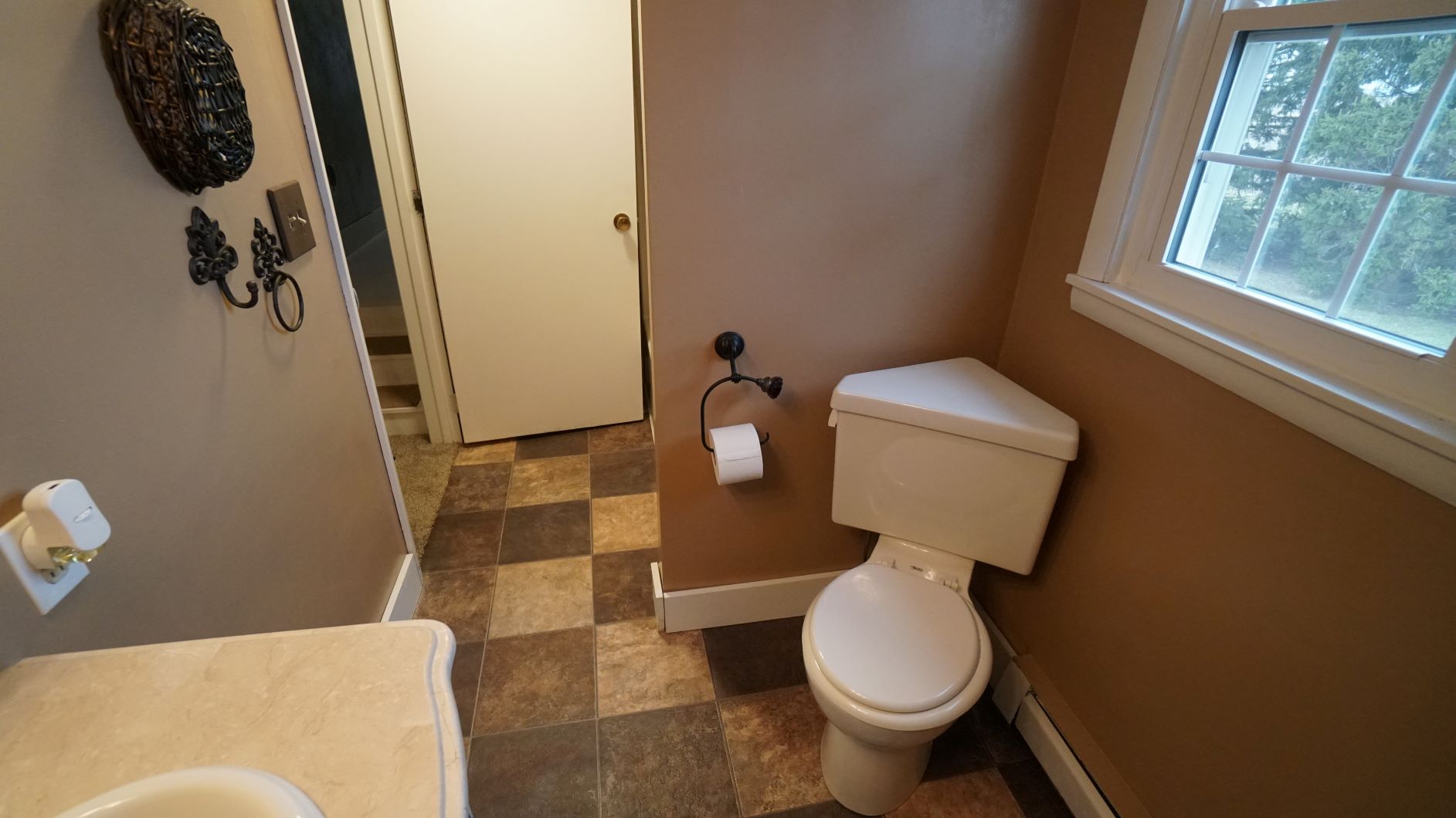 Upstairs Full Bath