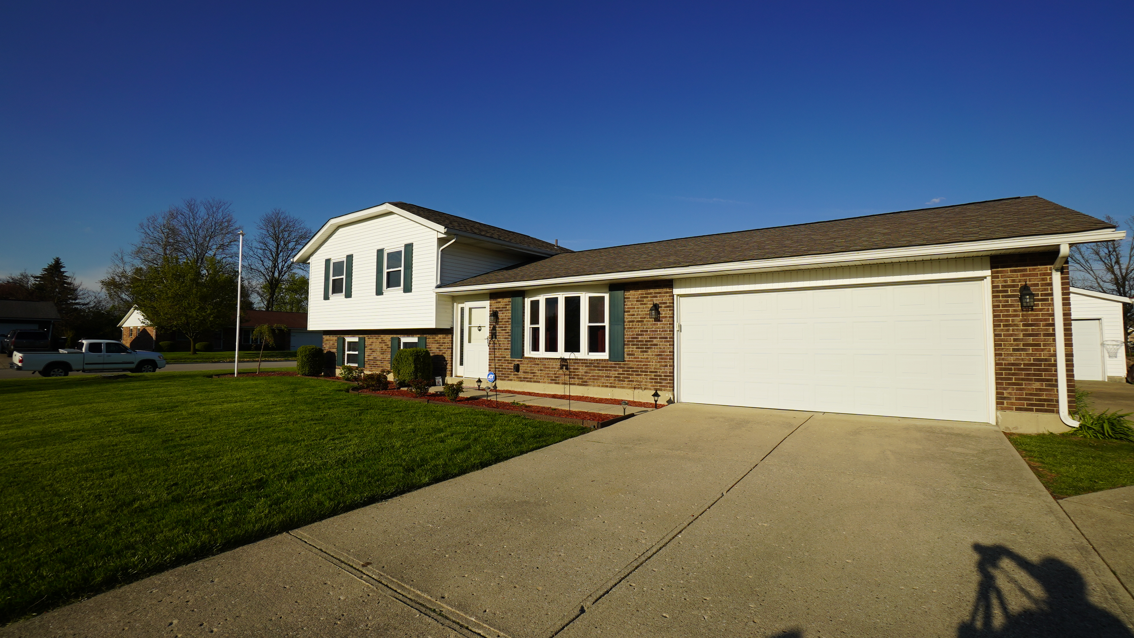 1000 Meadowrun,Englewood,Ohio 45322,3 Bedrooms Bedrooms,11 Rooms Rooms,2 BathroomsBathrooms,Single family,Meadowrun,756852