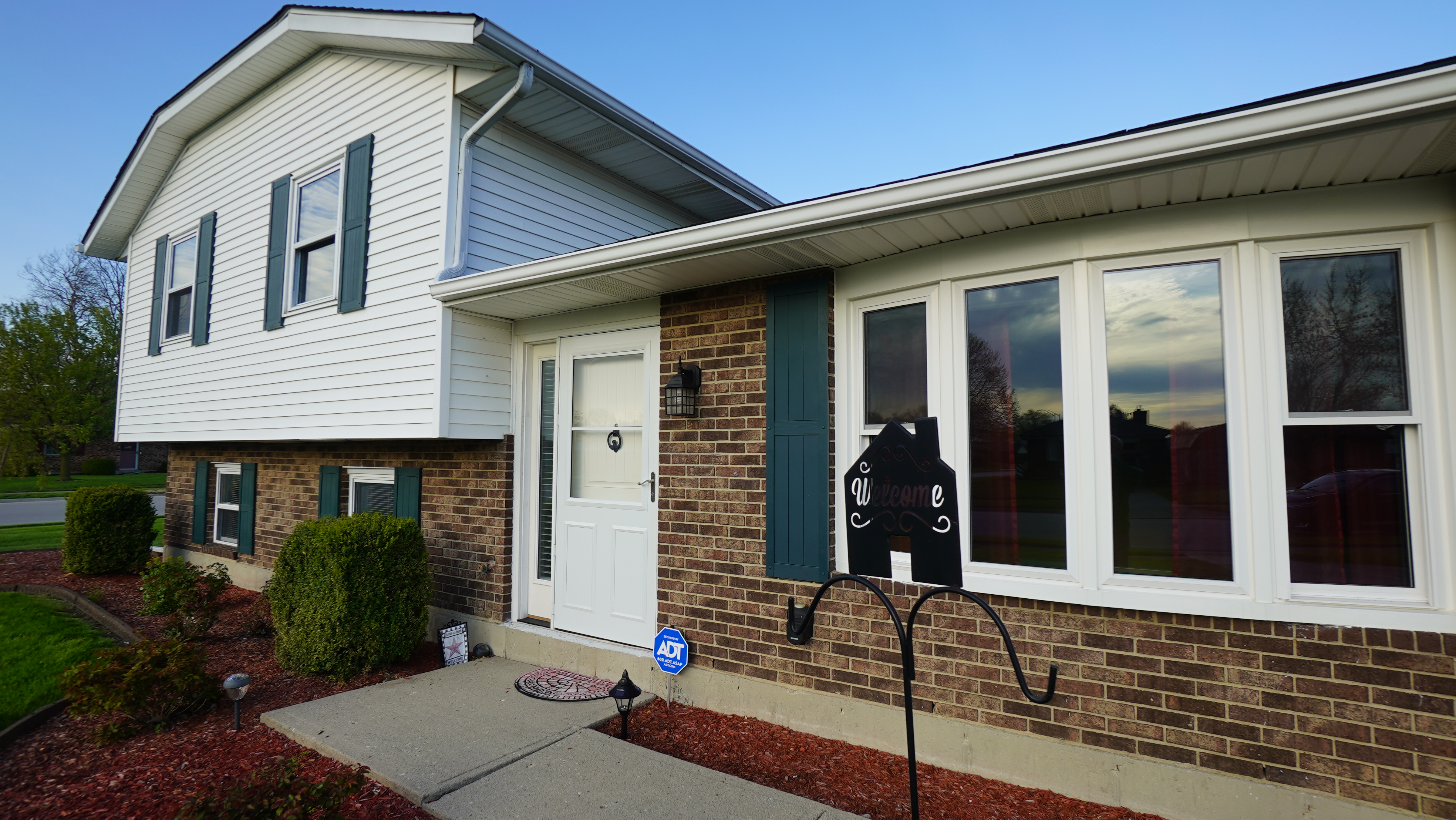 1000 Meadowrun,Englewood,Ohio 45322,3 Bedrooms Bedrooms,11 Rooms Rooms,2 BathroomsBathrooms,Single family,Meadowrun,756852
