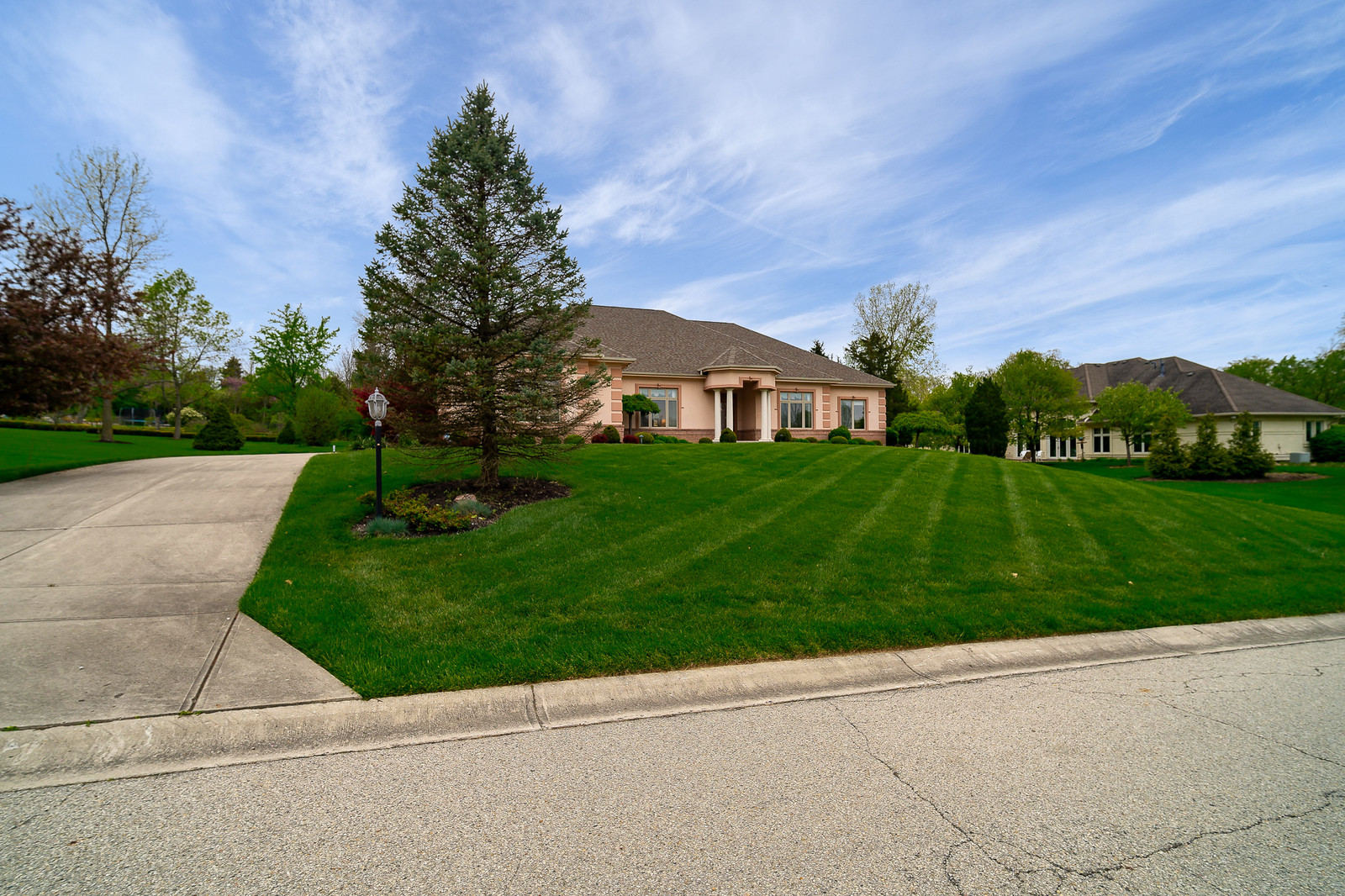 1989 Fountain View,Butler Twp,Ohio 45414,5 Bedrooms Bedrooms,12 Rooms Rooms,3 BathroomsBathrooms,House,Fountain View,756853