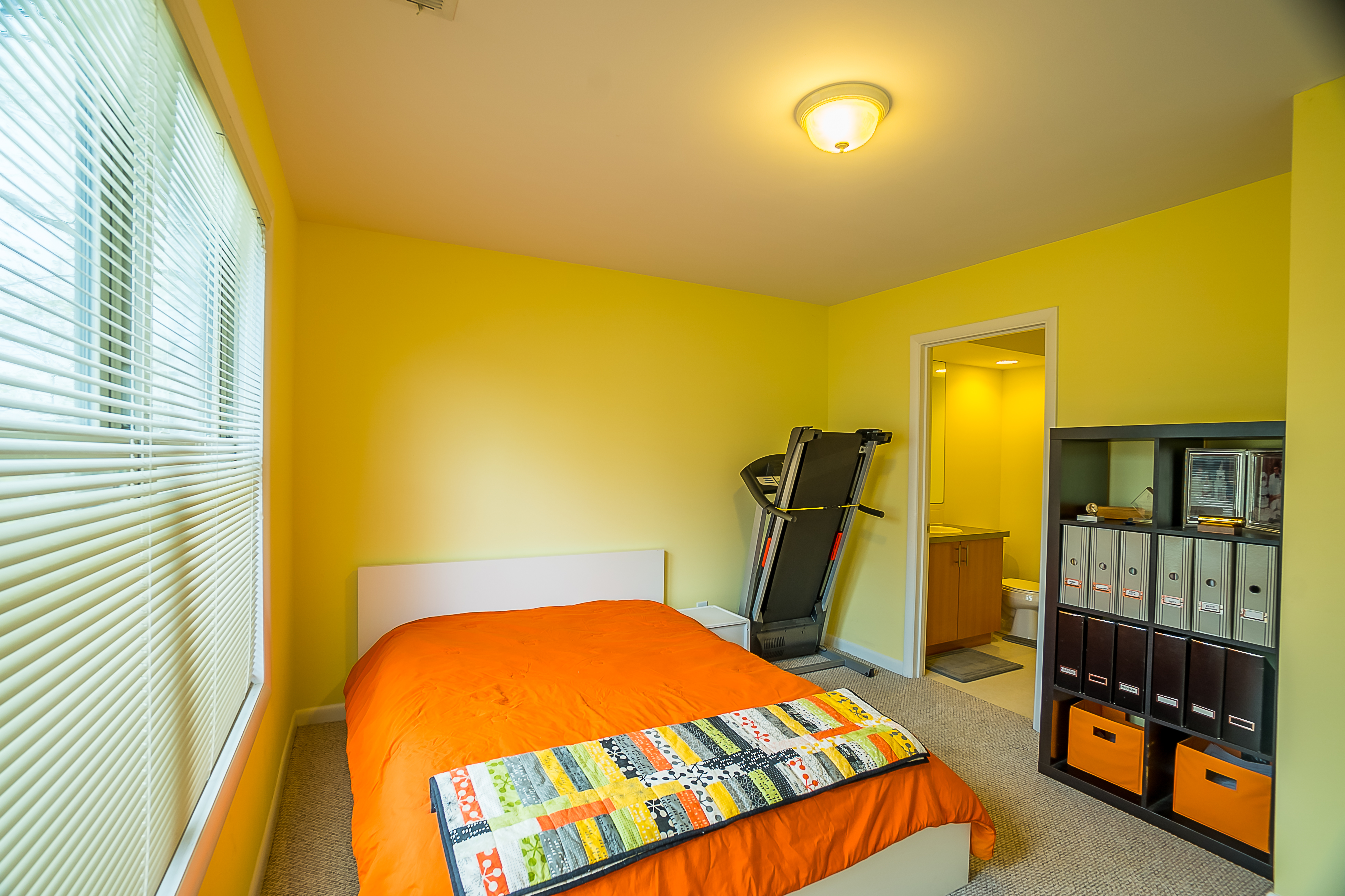 Second ensuite Bedroom with WALK IN CLOSET