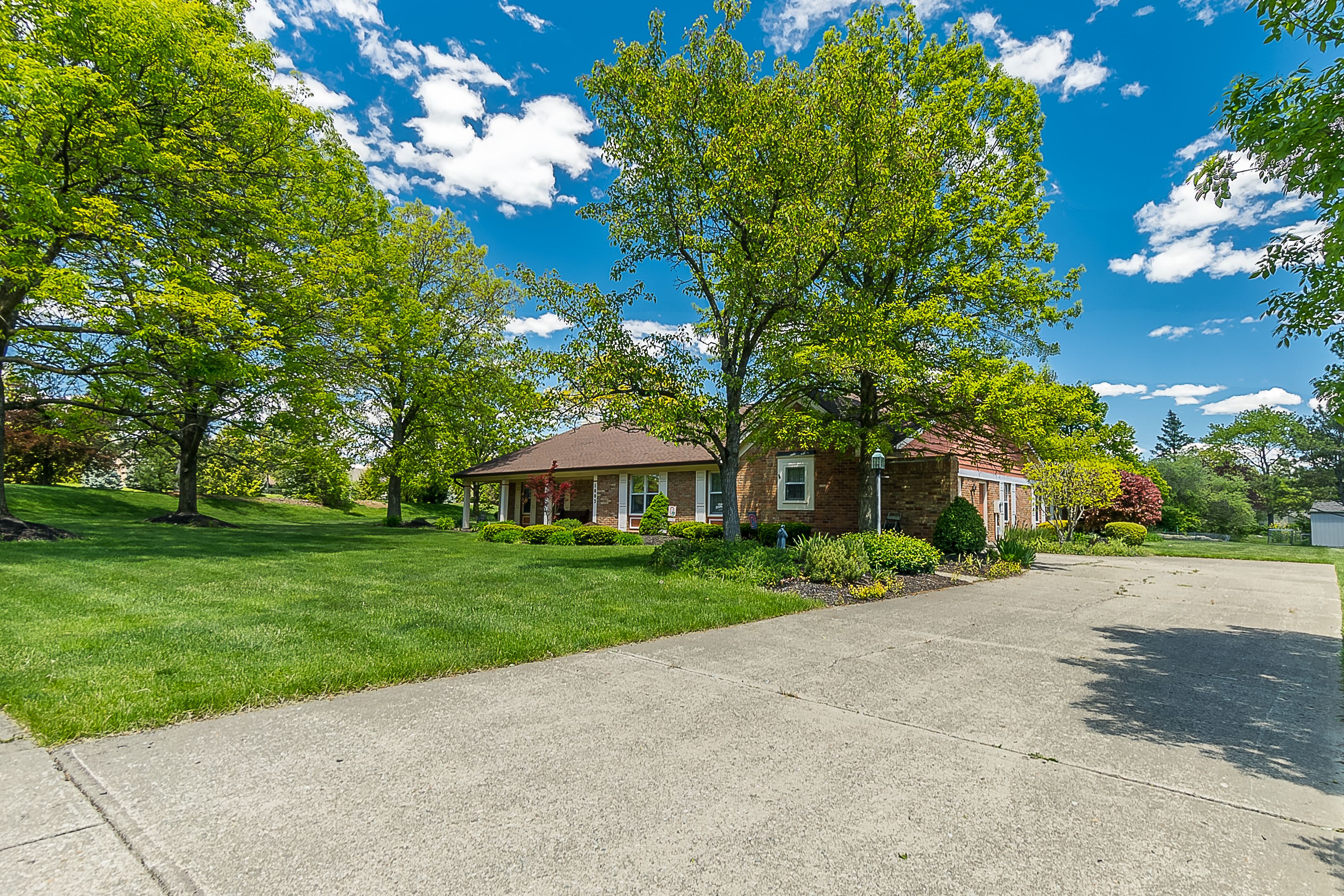 1003 Deer Run,Centerville,Ohio 45459,4 Bedrooms Bedrooms,9 Rooms Rooms,2 BathroomsBathrooms,House,Deer Run,756865