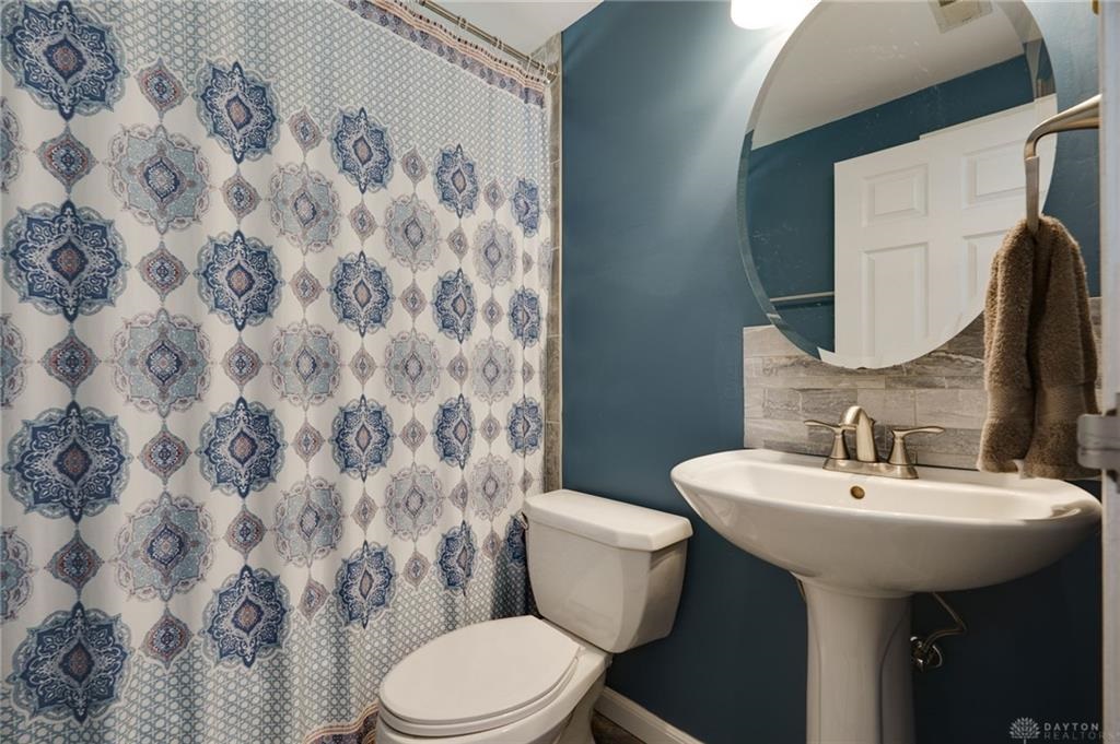 2135 Leigh, Moraine, Ohio 45439, 4 Bedrooms Bedrooms, 9 Rooms Rooms,2 BathroomsBathrooms,House,Successfully Sold,Leigh,0,756899 2135 Leigh, Moraine, Ohio 45439, 4 Bedrooms Bedrooms, 9 Rooms Rooms,2 BathroomsBathrooms,House,Successfully Sold,Leigh,0,756899