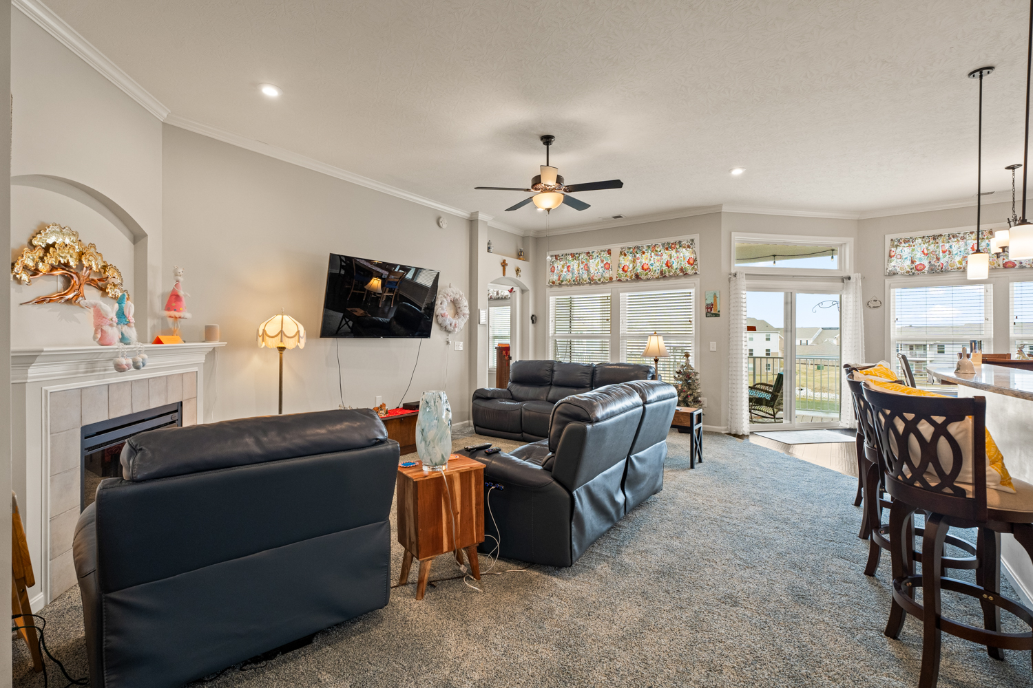 Main Living / Open Floor Plan Main Living / Open Floor Plan