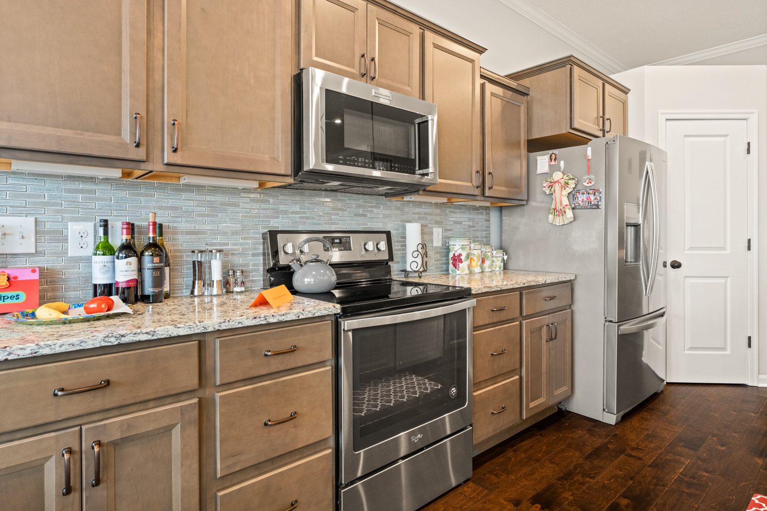 SS Appliances Included SS Appliances Included