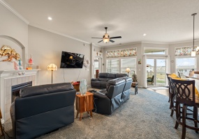 Main Living / Open Floor Plan
