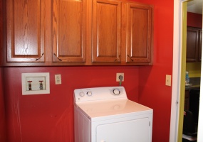 1100 Elm, West Carrollton, Ohio 45449, 3 Bedrooms Bedrooms, 8 Rooms Rooms,2 BathroomsBathrooms,Single family,Successfully Sold,Elm,0,756907