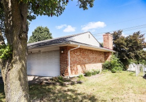 1100 Elm, West Carrollton, Ohio 45449, 3 Bedrooms Bedrooms, 8 Rooms Rooms,2 BathroomsBathrooms,Single family,Successfully Sold,Elm,0,756907