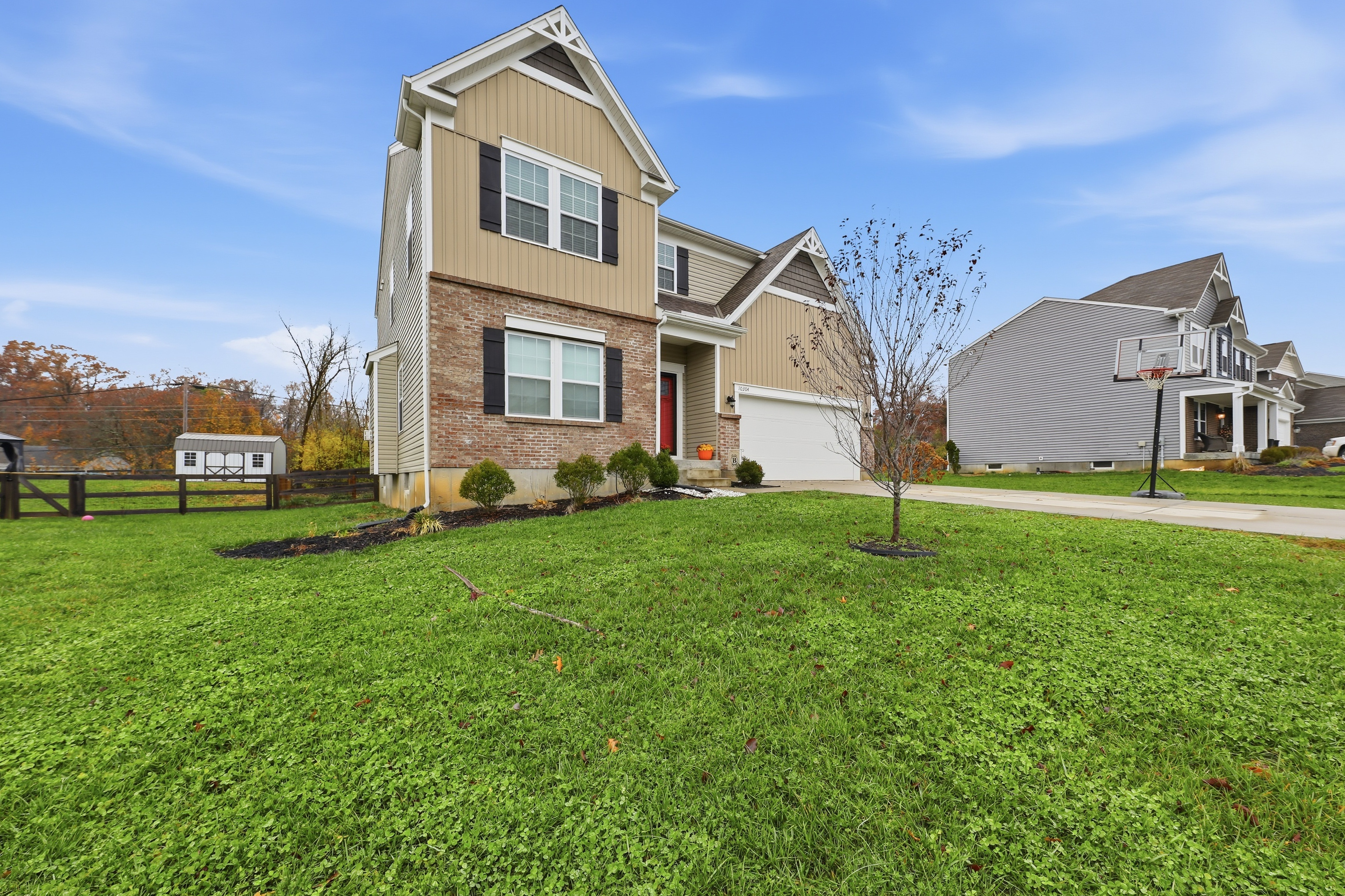 10304 Harlequin Ct Front Yard View 10304 Harlequin Ct Front Yard View