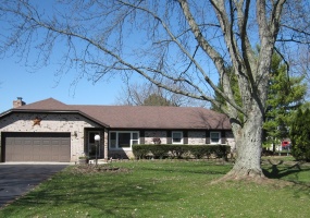Picture of brick ranch located at 7000 Delisle Fourman Road in Arcanum Ohio.
