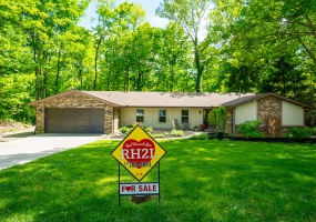 8951 Deep Forest Lane, Washington Township, Ohio 45458, 4 Bedrooms Bedrooms, 10 Rooms Rooms,2 BathroomsBathrooms,House,For sale,Deep Forest Lane,0,1013